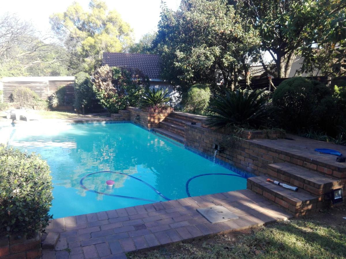 Fourways Guest Lodge Johannesburg Exterior photo